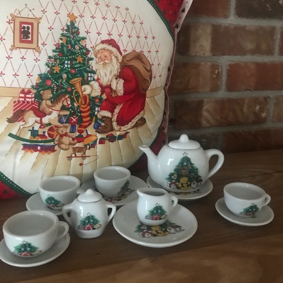 Rare Vintage 1970’s Christmas Miniature Tea Set - Picture 3 of 12